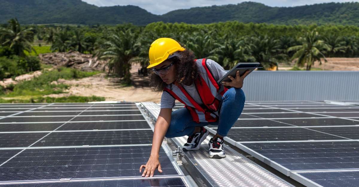 New IRENA report shows that solar PV industry has the highest share of full-time women employees.